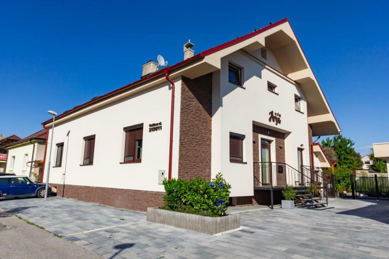 Arya Vila Piest'any Ngoại thất bức ảnh