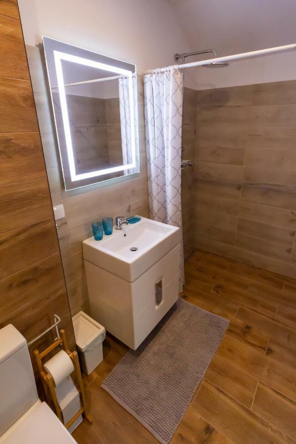 Arya Vila Piest'any Ngoại thất bức ảnh